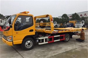 泰安哪里有拖车服务